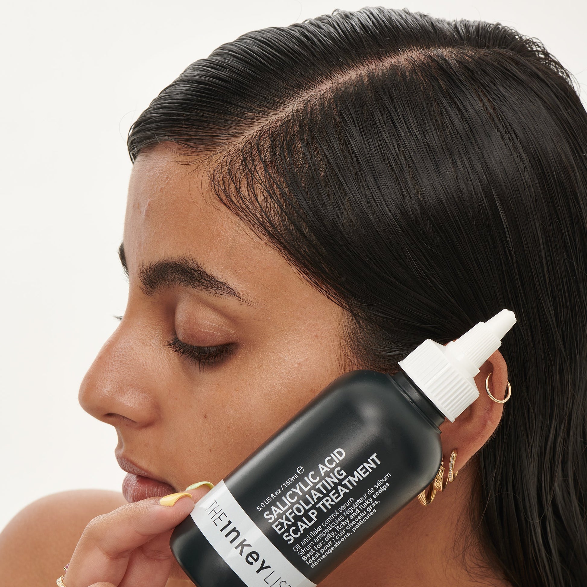 clean-and-healthy-scalp-duo-h9 SallyHAIR_ModelLifestyle_2e55b949-fa6c-43b1-8dc6-497be78c74bb.jpg
