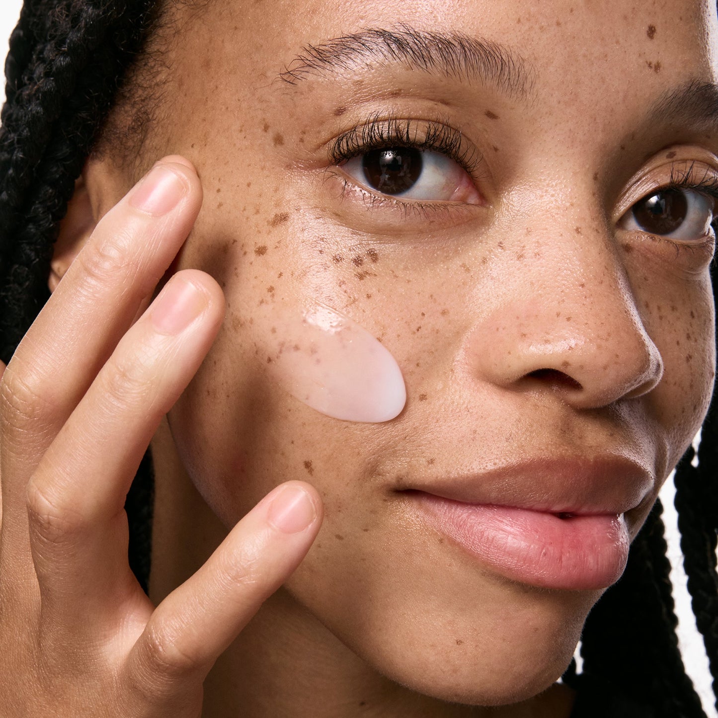 vitamin-b-c-and-e-moisturizer-z4 VitBC_E_ModelGoopMacro_2000x2000_bc64d363-139d-4699-88a9-2e0b1942763a.jpg